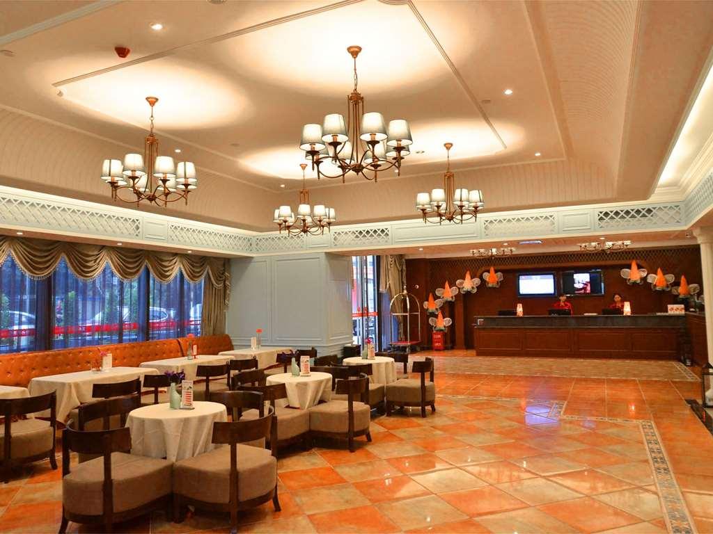 Ibis Chongqing Airport 호텔 외부 사진